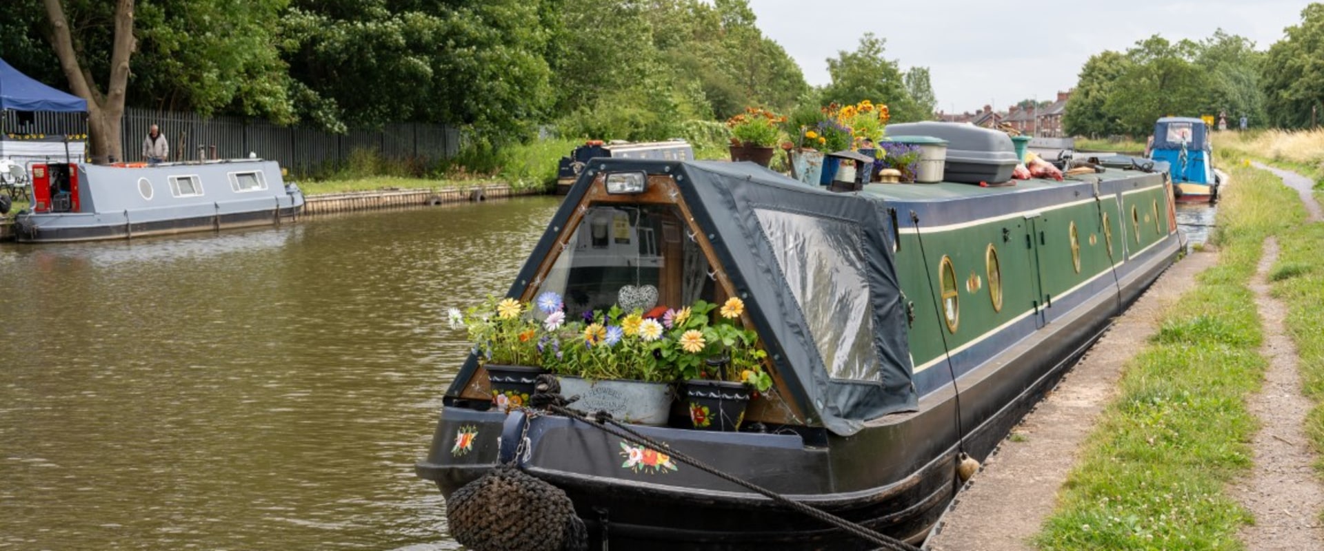 What is the traditional narrowboat?